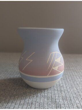 Signed Mesa Verde Pink/Blue/White Southwestern/Navajo Style Bud Vase 4" Tall EUC
